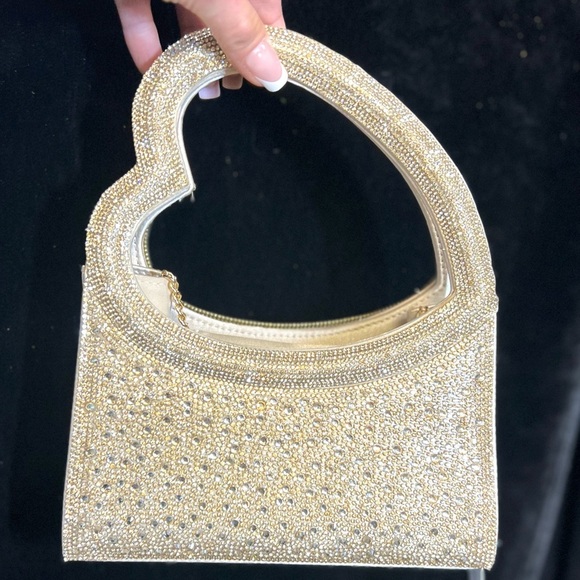 🌹NWT- ALessia Elegant Champagne Embellished Women's Bag with Heart shape handle🌹 - Picture 8 of 14